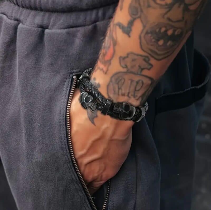 Stylish Gothic Men's Bracelet - Image 8